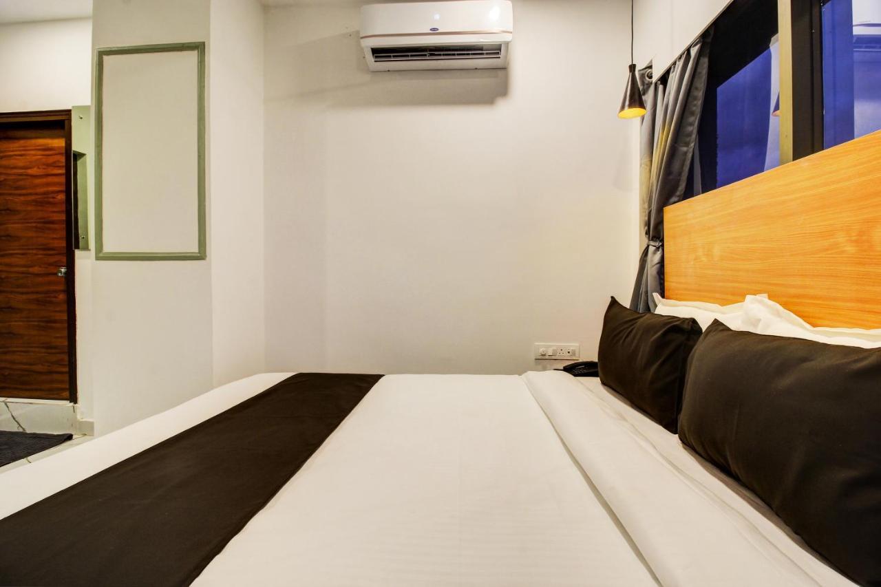 Super Townhouse Rcc Hotel Banjara Hills Haïdarabad Extérieur photo