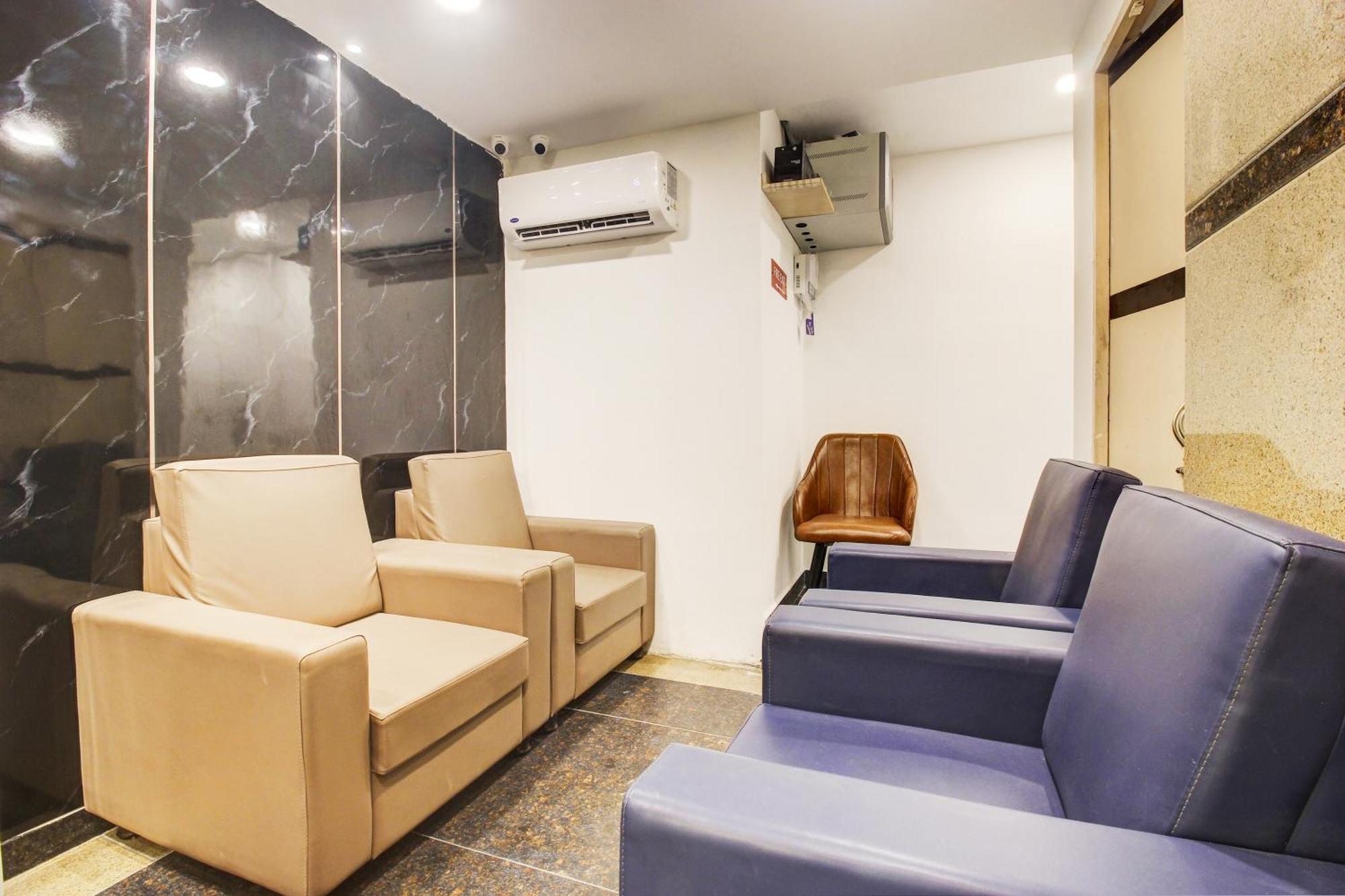 Super Townhouse Rcc Hotel Banjara Hills Haïdarabad Extérieur photo